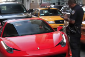 Ferrari 458 in sosta