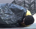 Ragazzo si finge senzatetto a New York